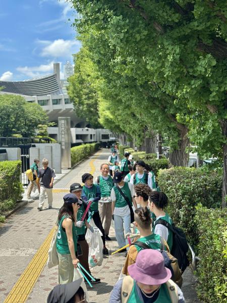 いい雰囲気の大人数そうじ&大量のゴミ！画像