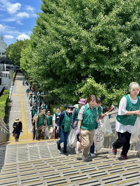 いい雰囲気の大人数そうじ&大量のゴミ！画像