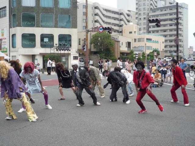 えれこっちゃ！　１周年だよ！画像