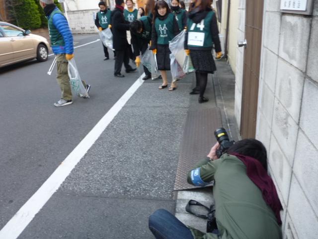 AIGスター生命のみなさんと錦糸町そうじを行ないました。画像