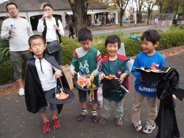 10月30日 駒沢公園ハロウィンそうじ 楽しく開催しました。画像